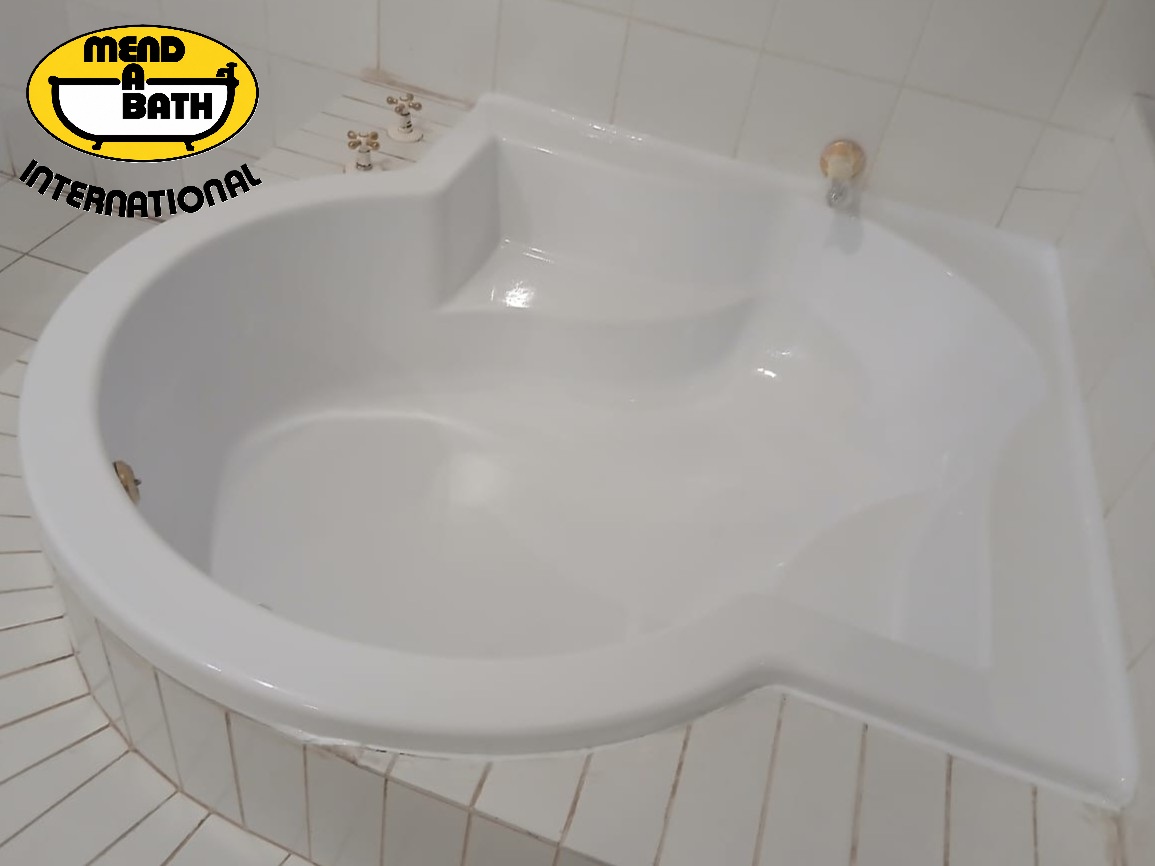 After bathroom resurfacing transformation 03