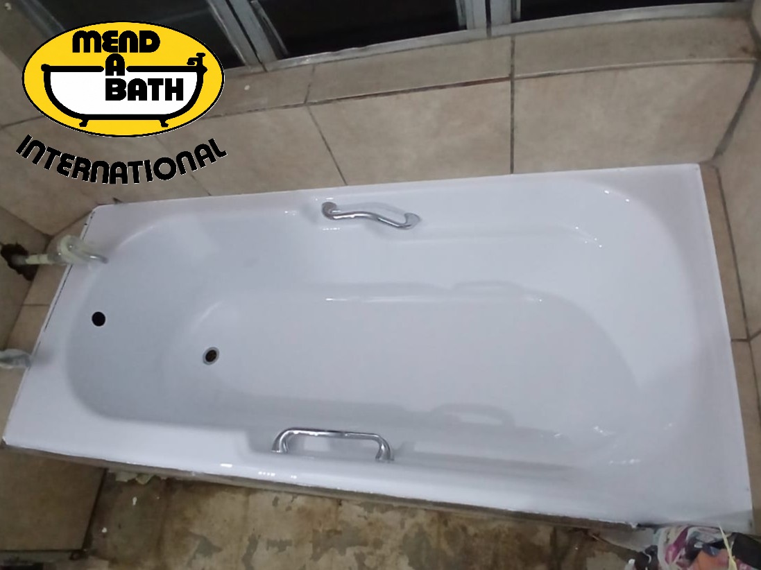 After bathroom resurfacing transformation 07
